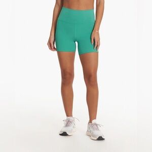 Vuori Studio Pocket Short